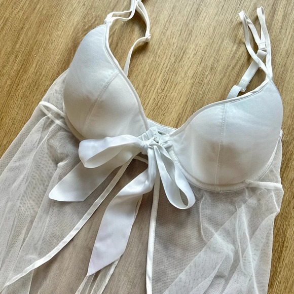 Victoria’s Secret Vintage Top - Picture 2 of 4